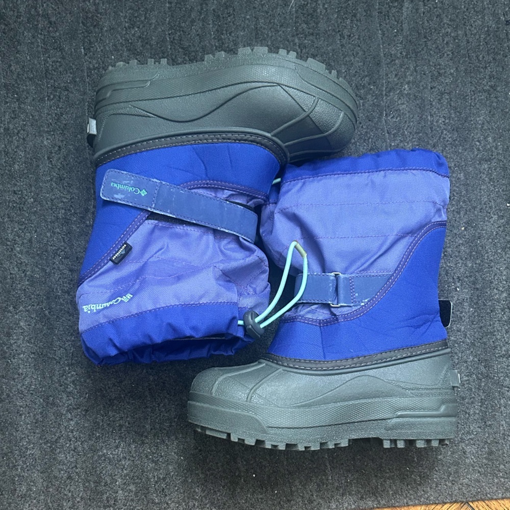 Snow boots, size 2